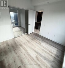 395 Square One Dr in Mississauga, ON - Building Photo - Building Photo