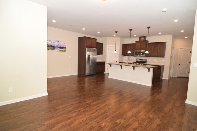 9964 NW 307th Ave in North Plains, OR - Building Photo - Building Photo