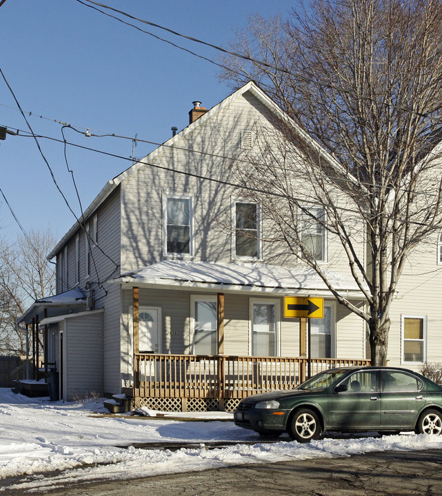 2039 W 18th St in Cleveland, OH - Building Photo