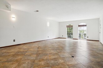 455 N Post Oak Ln in Houston, TX - Building Photo - Building Photo