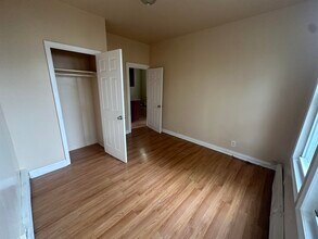 98 Van Nostrand Ave in Jersey City, NJ - Building Photo - Building Photo