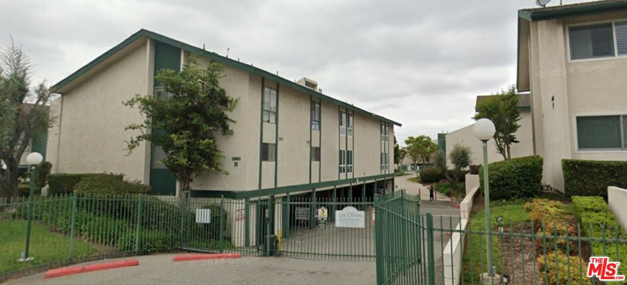 15237 Santa Gertrudes Ave in La Mirada, CA - Building Photo