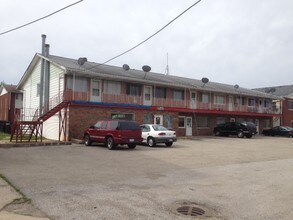 815 Route 34 in Plano, IL - Foto de edificio - Building Photo