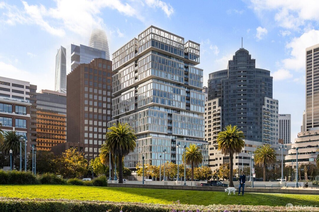 1 Steuart Ln in San Francisco, CA - Building Photo