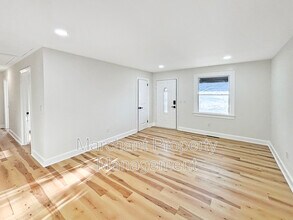 8 E Sable Ct in Greenville, SC - Building Photo - Building Photo