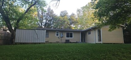 1214 Burleson St in Grand Prairie, TX - Building Photo - Building Photo