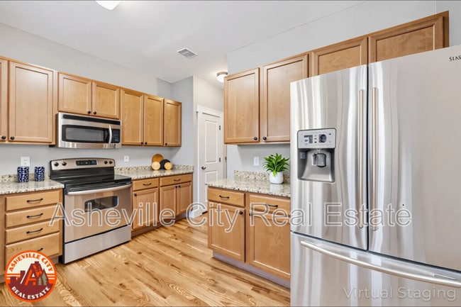 102 Estelle Park Dr in Asheville, NC - Building Photo - Building Photo
