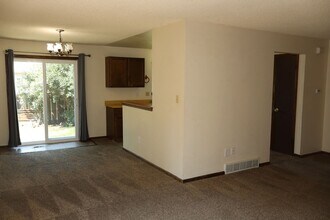 2406 Kodiak Rd in Fort Collins, CO - Building Photo - Building Photo