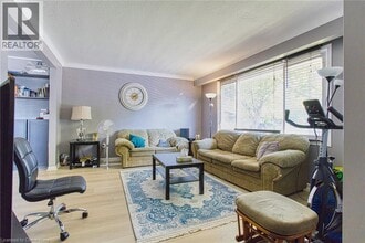 4453 Meadowvale Dr in Niagara Falls, ON - Building Photo - Building Photo