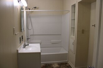 908 Kearney St in Manhattan, KS - Building Photo - Building Photo
