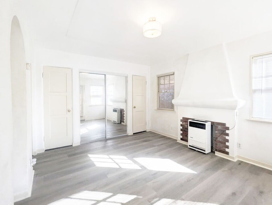1857 7th St in Santa Monica, CA - Building Photo