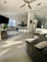 755 Sand Creek Cir in Weston, FL - Building Photo