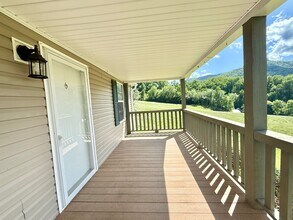 296 Willow Creek Rd in Leicester, NC - Building Photo - Building Photo