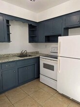 7921 NW 13th St in Pembroke Pines, FL - Building Photo - Building Photo
