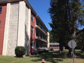 Walnut Square Apartments in Goldsboro, NC - Building Photo - Building Photo