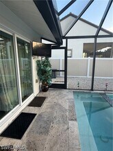 27044 Williams Rd in Bonita Springs, FL - Foto de edificio - Building Photo