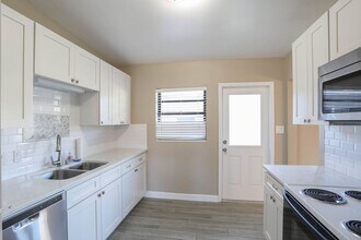 438 E Esther St in Orlando, FL - Building Photo - Building Photo