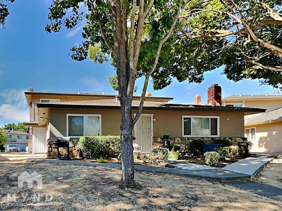 4137 Apostolo Cir in Sacramento, CA - Building Photo