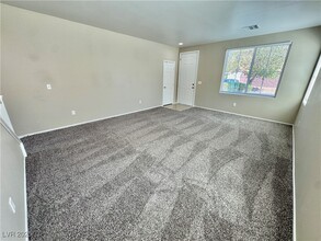 5737 Ingleside St in North Las Vegas, NV - Building Photo - Building Photo