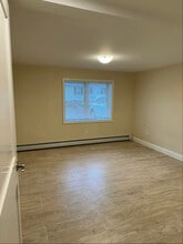 11 Cunningham Rd, Unit 1 in Gloucester, MA - Foto de edificio - Building Photo