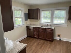 504 Pearces Rd in Zebulon, NC - Building Photo - Building Photo