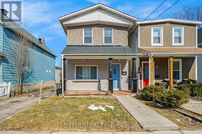 11 Champagne Ave S