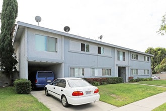 11742 Stuart Dr in Garden Grove, CA - Foto de edificio - Building Photo