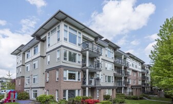 46289 Yale Rd in Chilliwack, BC - Building Photo