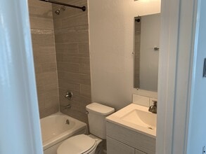 107 Davis St in Bryan, TX - Building Photo - Building Photo