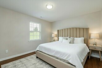 Axis on Roan in Johnson City, TN - Foto de edificio - Building Photo