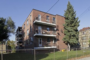 The Shirnan in Toronto, ON - Building Photo
