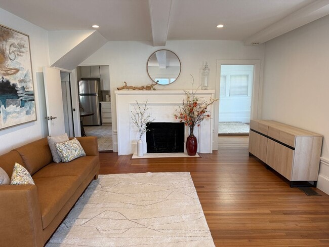 property at 879 E 28th St