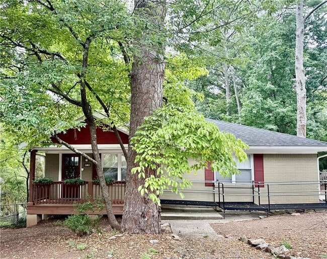 property at 213 Lansdowne Ave