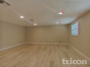 1124 Jadewood Ave in Clearwater, FL - Building Photo - Building Photo