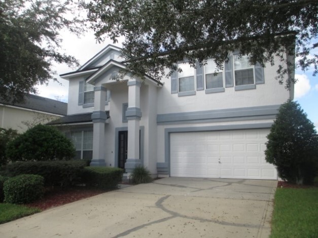 712 Bellshire Dr in Orange Park, FL - Building Photo