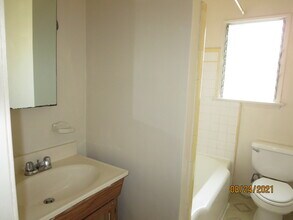 5648 W 6th St, Unit 1 in Los Angeles, CA - Building Photo - Building Photo