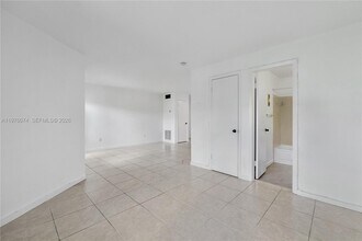 4221 W McNab Rd in Pompano Beach, FL - Building Photo - Building Photo