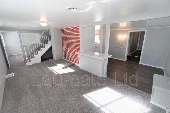 2235 Iris St in Lakewood, CO - Building Photo - Building Photo