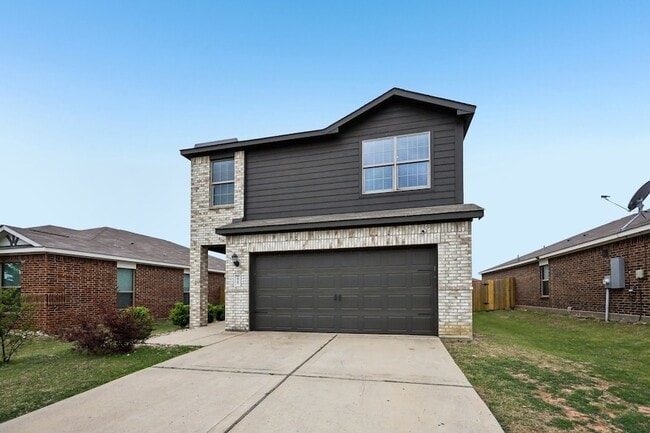 1927 Churchill Downs Dr in Seagoville, TX - Building Photo - Building Photo