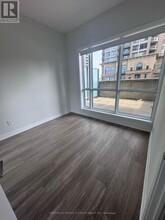 430-430 Square One Dr in Mississauga, ON - Building Photo - Building Photo