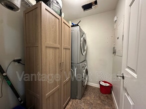 1950-1950 Durnin Rd in Kelowna, BC - Building Photo - Building Photo