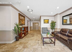 7100 Alvern St, Unit 203 in Los Angeles, CA - Foto de edificio - Building Photo