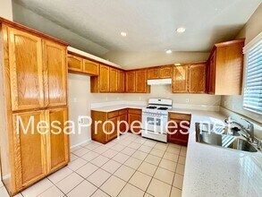 16814 Cactus St in Hesperia, CA - Building Photo - Building Photo