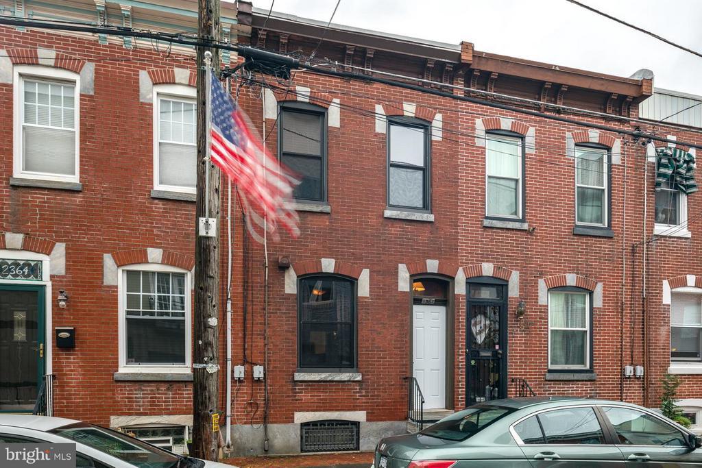 2362 E Gordon St in Philadelphia, PA - Foto de edificio