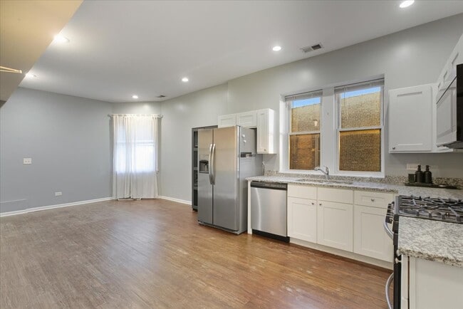 1654 W Cortland St in Chicago, IL - Foto de edificio - Building Photo