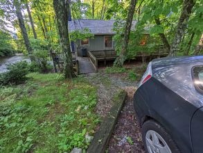 361 Chestnut Knob Trl in Blowing Rock, NC - Foto de edificio - Building Photo