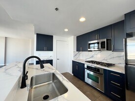 411 W Seaside Way, Unit 1201 in Long Beach, CA - Building Photo