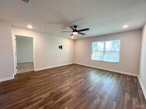 8673 Pathstone Blvd in Pensacola, FL - Building Photo - Building Photo