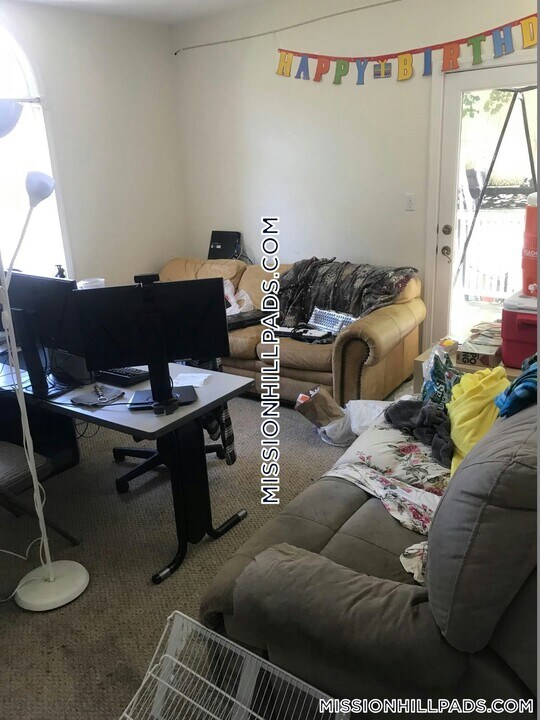 774 Parker St in Boston, MA - Building Photo
