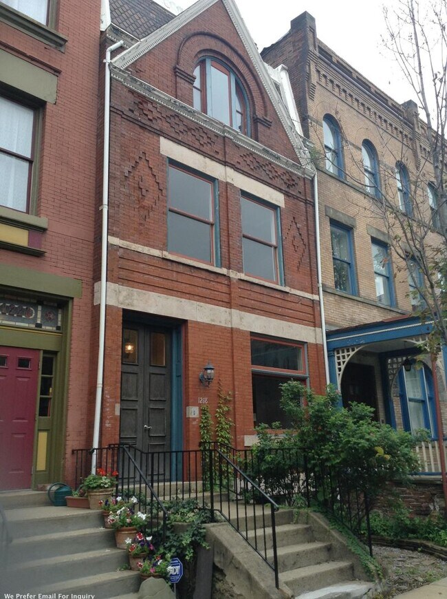 1218 Buena Vista St in Pittsburgh, PA - Building Photo - Building Photo